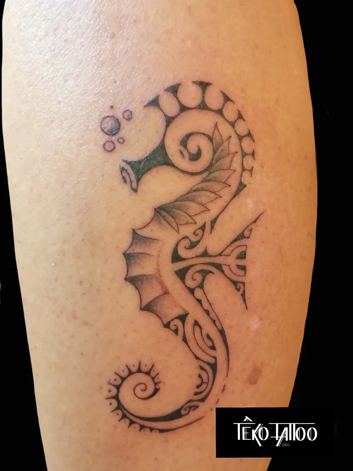 petites-pieces № 15 — tatouage par Léo, Têko Tattoo, Linas